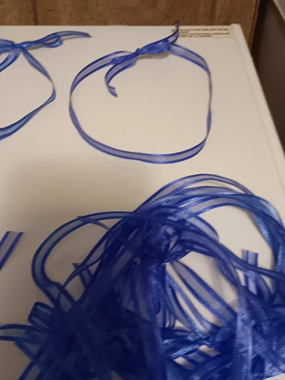 NEW!!! 35 BEAUTIFUL RIBBON BOWS. COLOR ROYAL BLUE.